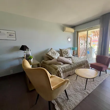 شقة Bijoux